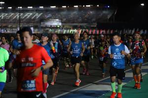 BIB: 360, 40897, 40223, 383, 9955
                            <button type="button" onclick="openModal(10580906)" class="btn btn-primary btn-sm float-right btn-popup" data-toggle="modal" data-target=".modal-high-quality">
                        <i class="fas fa-shopping-cart"></i> Add to Cart
                    </button>
                                            <button type="button" onclick="isThisMe(10580906, true)" class="btn btn-success btn-sm float-right btn-popup btn-isme hidden" data-toggle="tooltip" data-placement="bottom" title="นี่คือรูปของคุณใช่ไหม คลิกที่นี่เพื่อเอาเข้าอัลบั้ม">
                        <i class="fas fa-plus"></i> Add to album
                    </button>
                    <button type="button" onclick="isThisMe(10580906, false)" class="btn btn-warning btn-sm float-right btn-popup btn-isnotme hidden">
                        <i class="fas fa-ban"></i> Remove from album
                    </button>